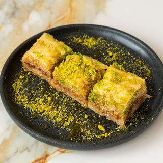 Baklava بقلاوه